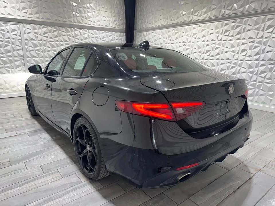 2018 Alfa Romeo Giulia - Image 11 of 14