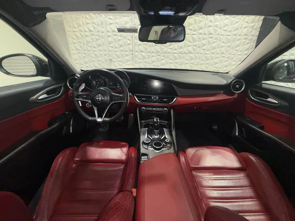 2018 Alfa Romeo Giulia - Image 4 of 14