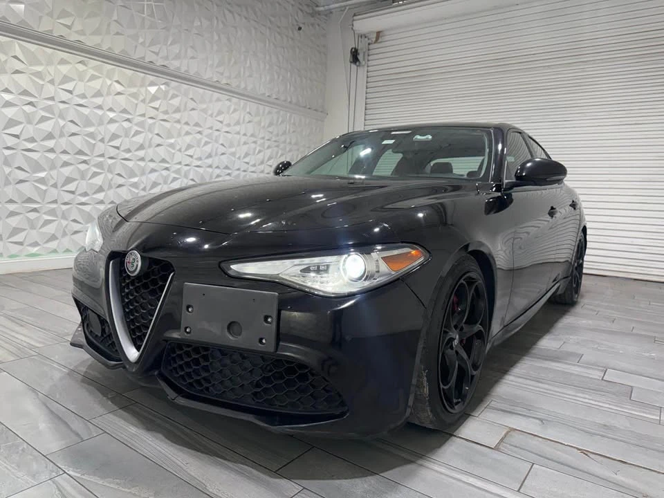 2018 Alfa Romeo Giulia - Image 9 of 14