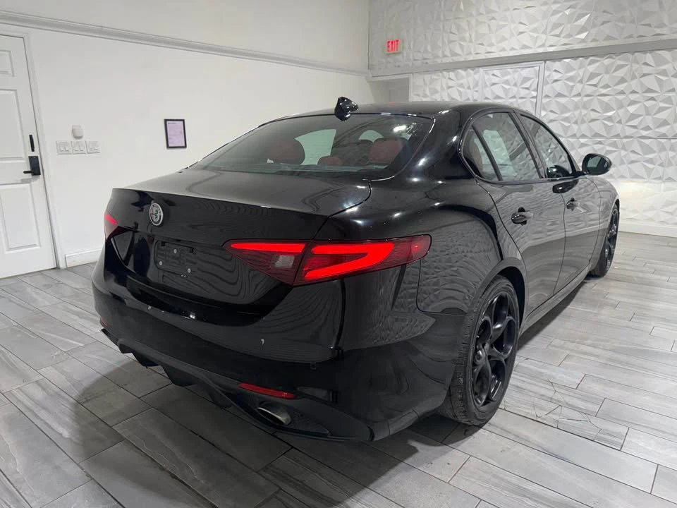 2018 Alfa Romeo Giulia - Image 12 of 14