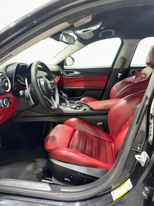 2018 Alfa Romeo Giulia - Image 5 of 14