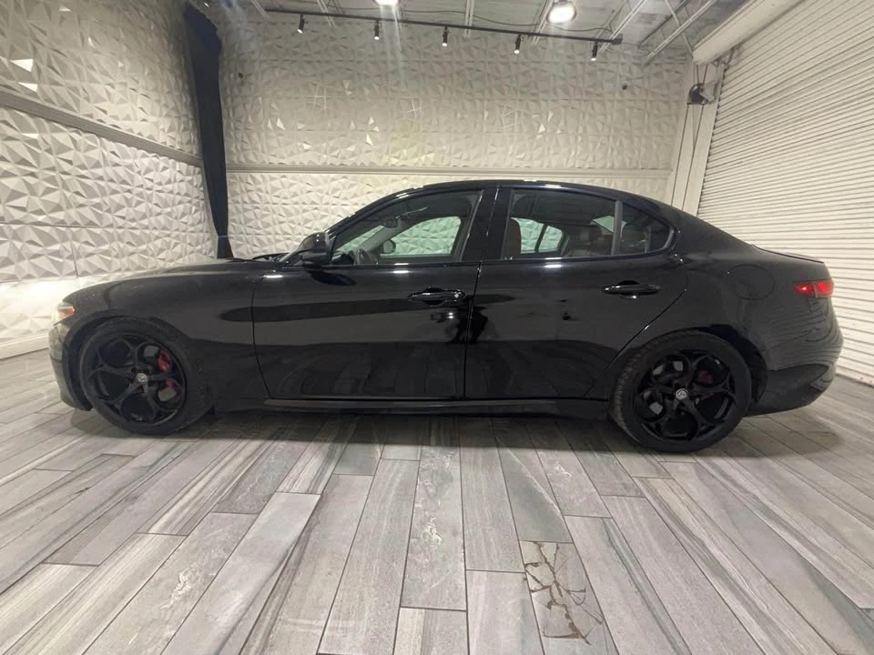 2018 Alfa Romeo Giulia - Image 14 of 14
