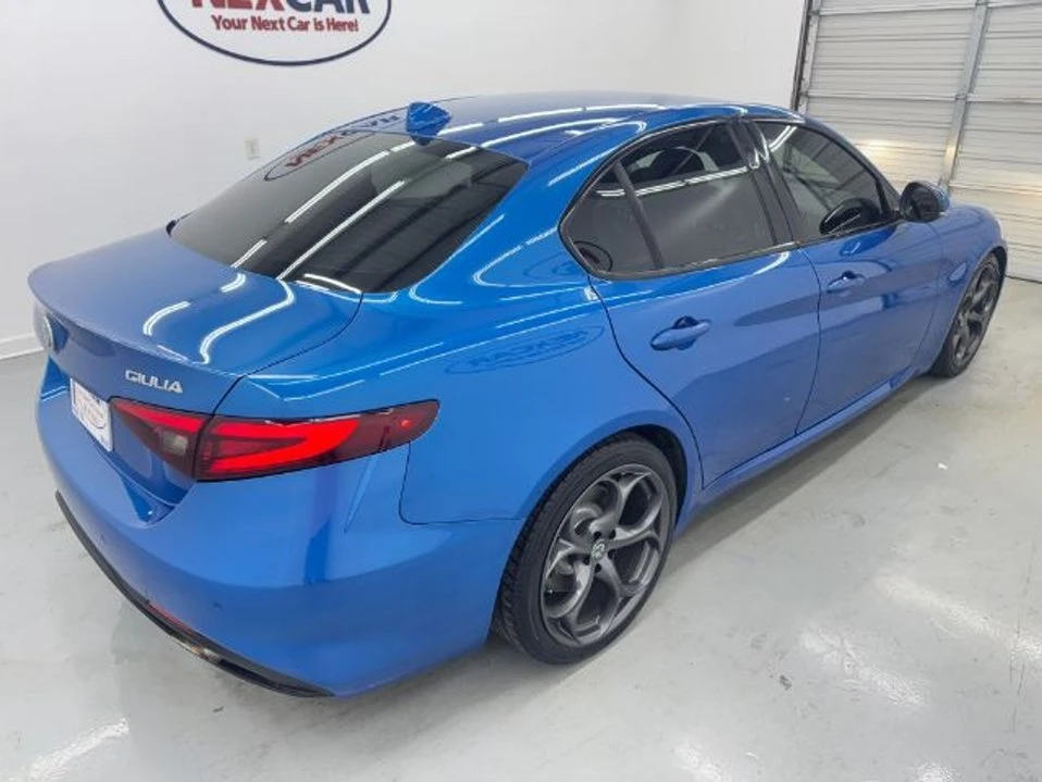 2018 Alfa Romeo Giulia - Image 14 of 19