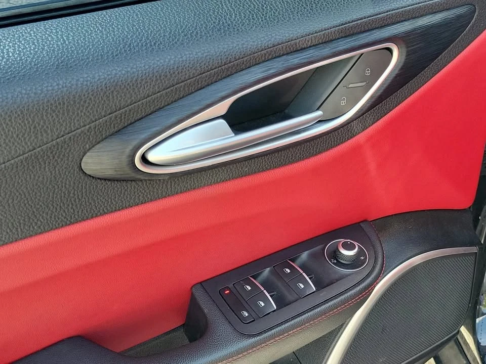 2018 Alfa Romeo Giulia - Image 14 of 20