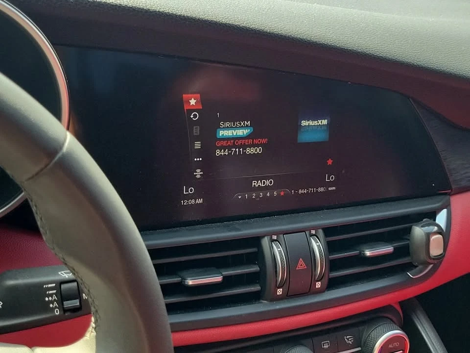 2018 Alfa Romeo Giulia - Image 16 of 20