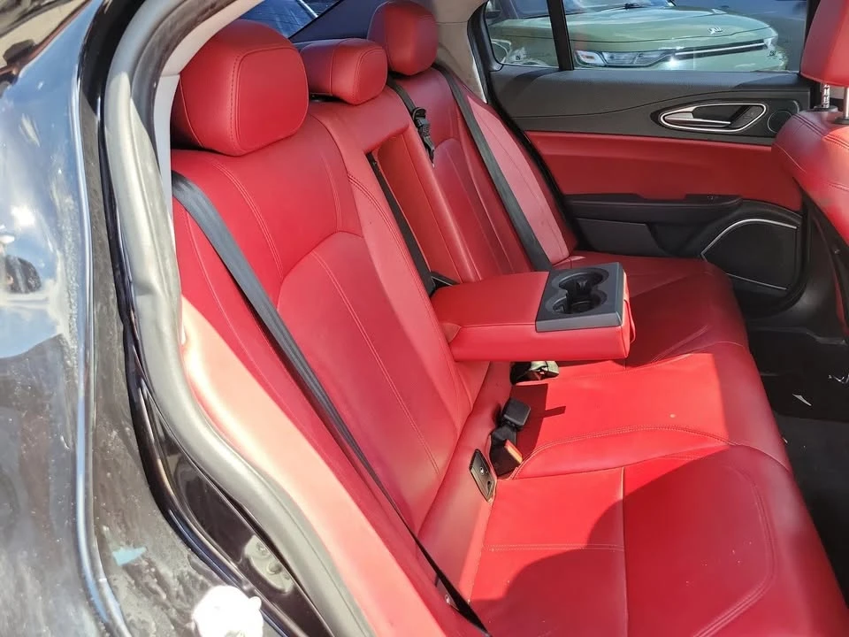2018 Alfa Romeo Giulia - Image 8 of 20