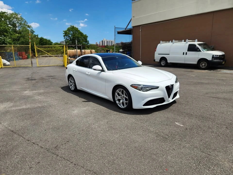 2018 Alfa Romeo Giulia - Image 7 of 16