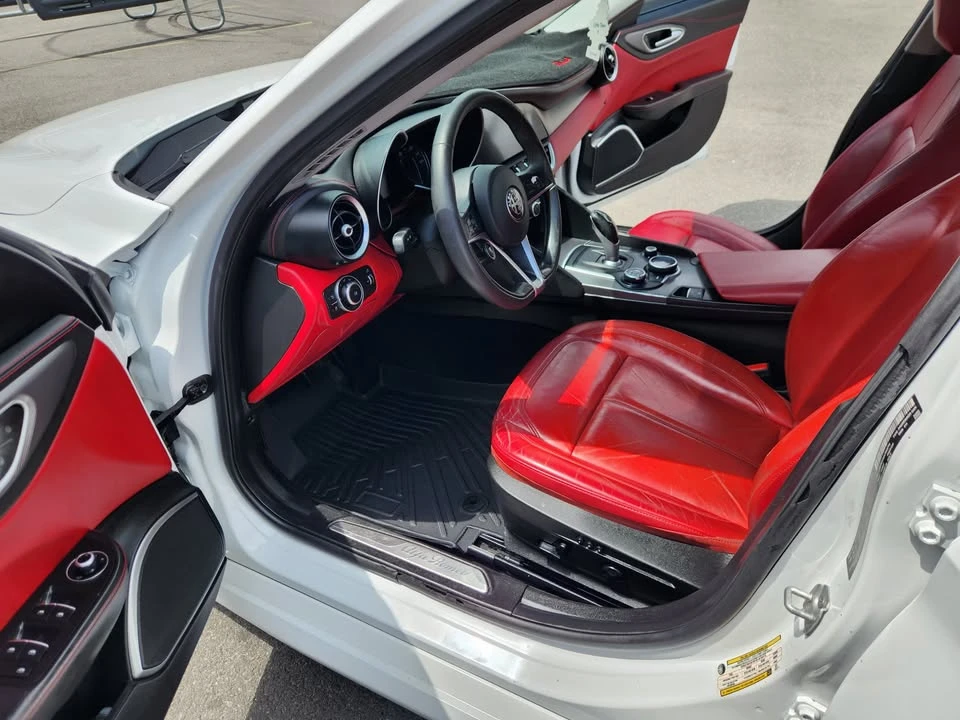 2018 Alfa Romeo Giulia - Image 12 of 16