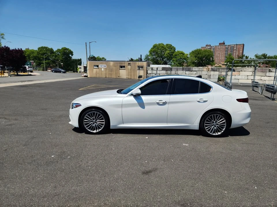 2018 Alfa Romeo Giulia - Image 2 of 17