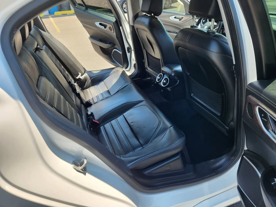 2018 Alfa Romeo Giulia - Image 10 of 17