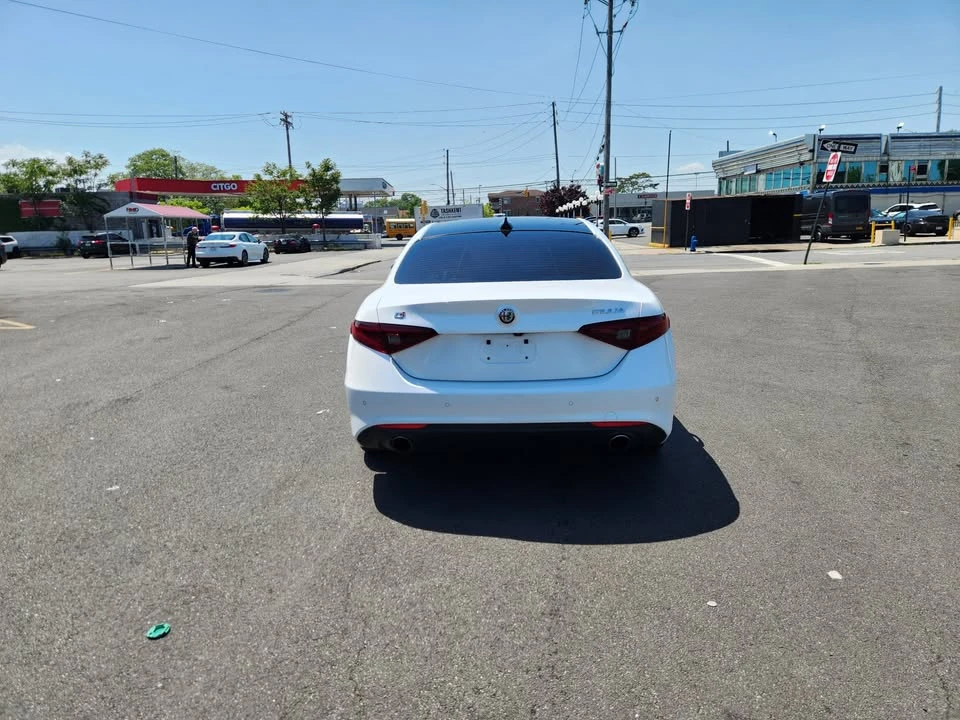 2018 Alfa Romeo Giulia - Image 4 of 17