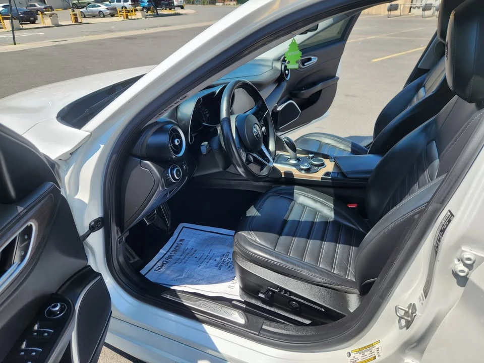 2018 Alfa Romeo Giulia - Image 12 of 17