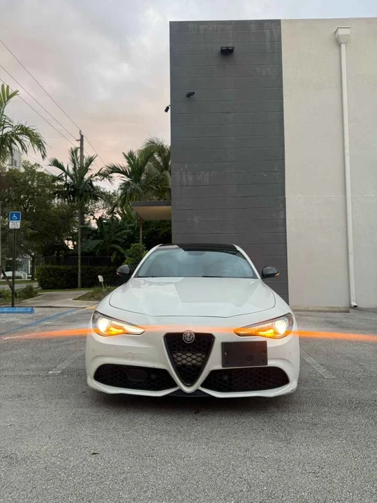 2018 Alfa Romeo Giulia - Image 2 of 11