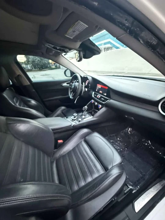 2018 Alfa Romeo Giulia - Image 10 of 11