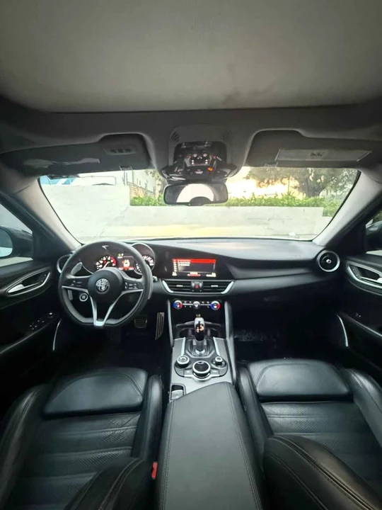 2018 Alfa Romeo Giulia - Image 8 of 11