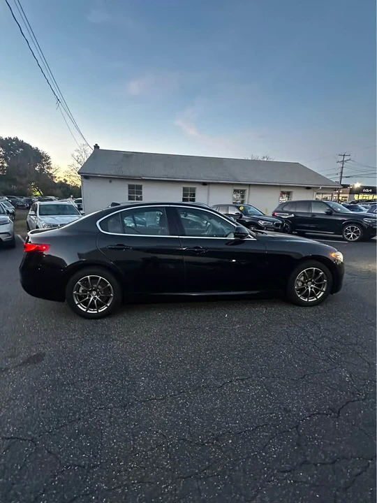 2018 Alfa Romeo Giulia - Image 8 of 8