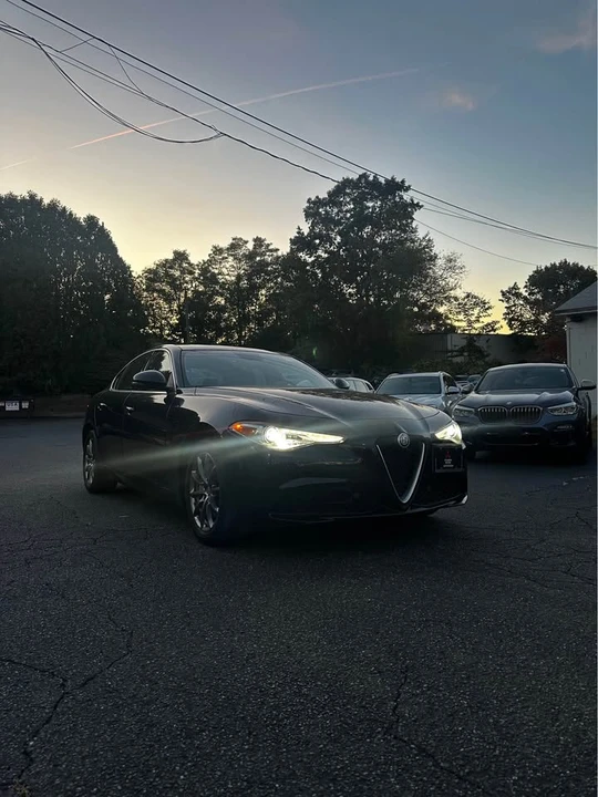 2018 Alfa Romeo Giulia - Image 2 of 8