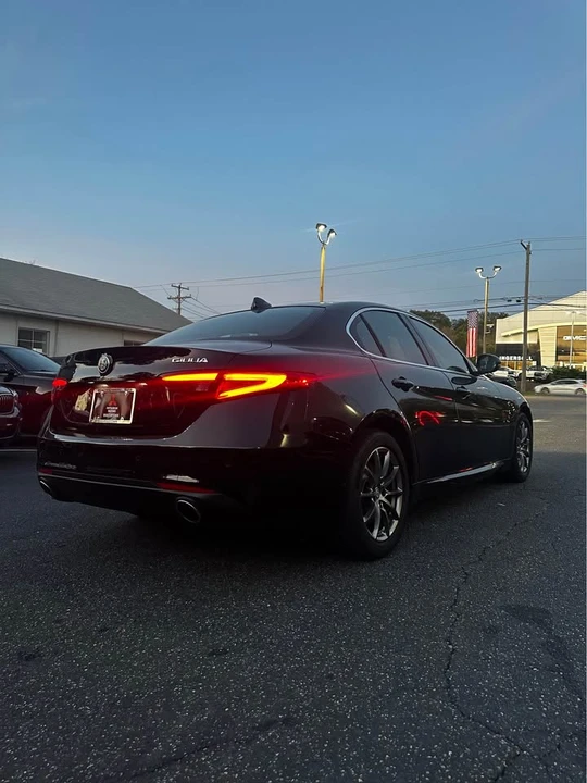 2018 Alfa Romeo Giulia - Image 5 of 8