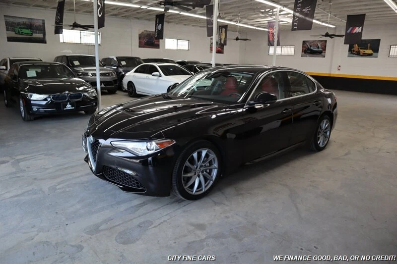 2018 Alfa Romeo Giulia - Image 2 of 20