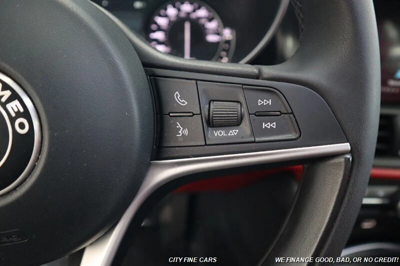 2018 Alfa Romeo Giulia - Image 18 of 20