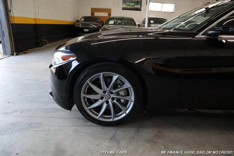 2018 Alfa Romeo Giulia - Image 3 of 20