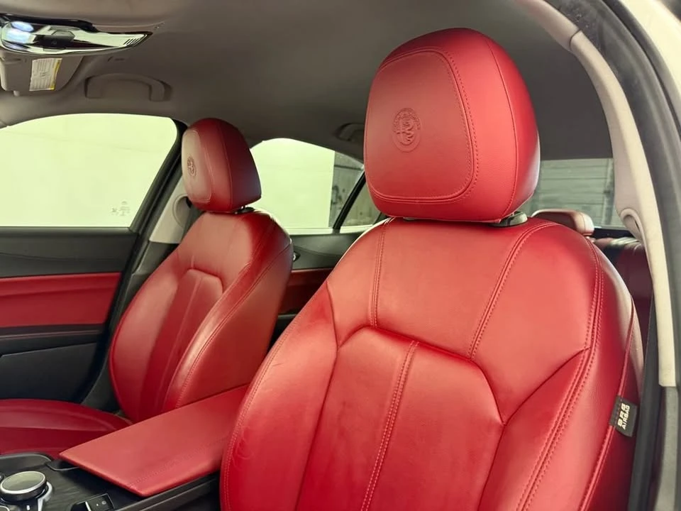 2018 Alfa Romeo Giulia - Image 18 of 20