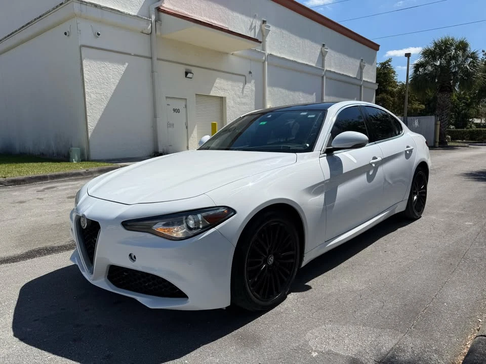 2018 Alfa Romeo Giulia - Image 7 of 8