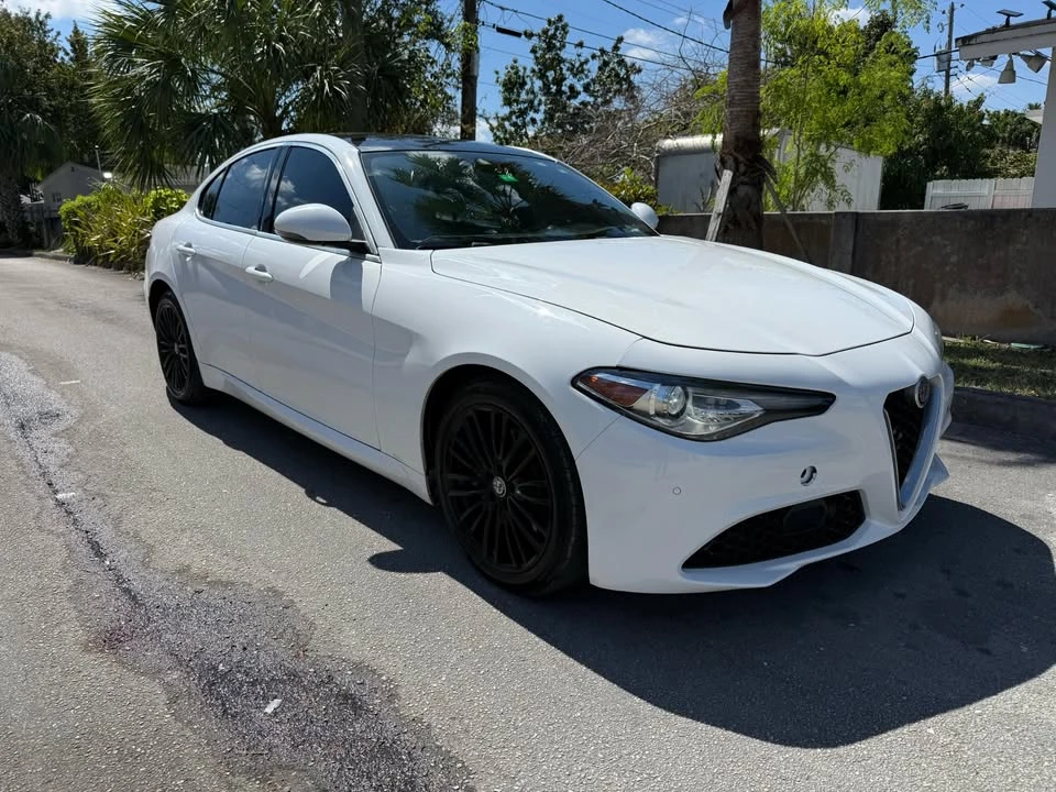 2018 Alfa Romeo Giulia - Image 8 of 8
