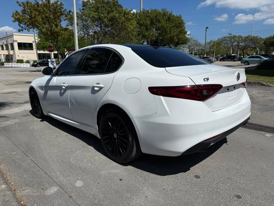 2018 Alfa Romeo Giulia - Image 4 of 8