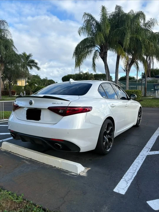 2018 Alfa Romeo Giulia - Image 6 of 18