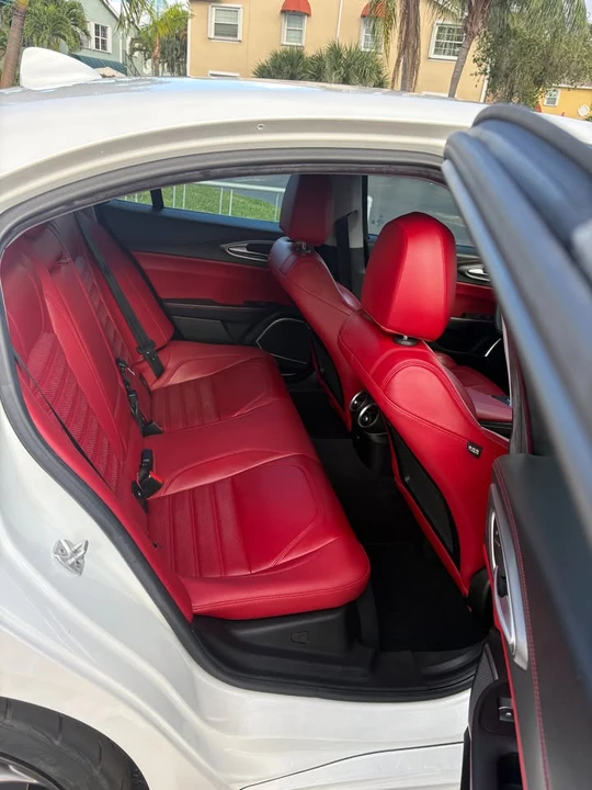2018 Alfa Romeo Giulia - Image 11 of 18