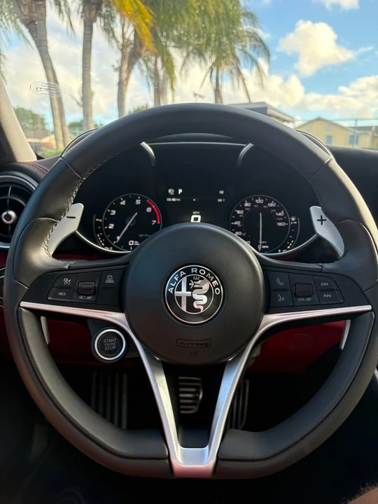 2018 Alfa Romeo Giulia - Image 15 of 18