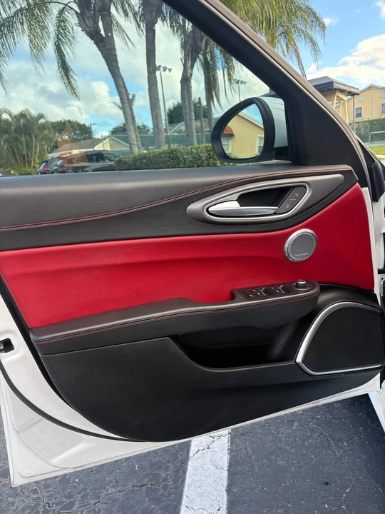 2018 Alfa Romeo Giulia - Image 10 of 18