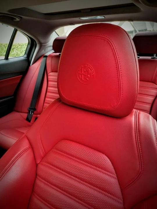 2018 Alfa Romeo Giulia - Image 18 of 20