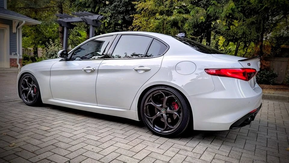 2018 Alfa Romeo Giulia - Image 2 of 20