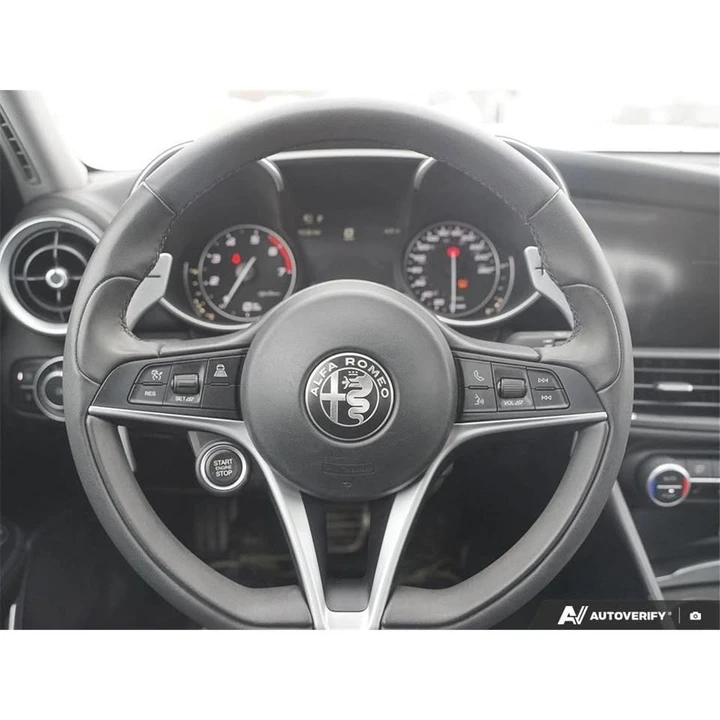 2018 Alfa Romeo Giulia - Image 13 of 20