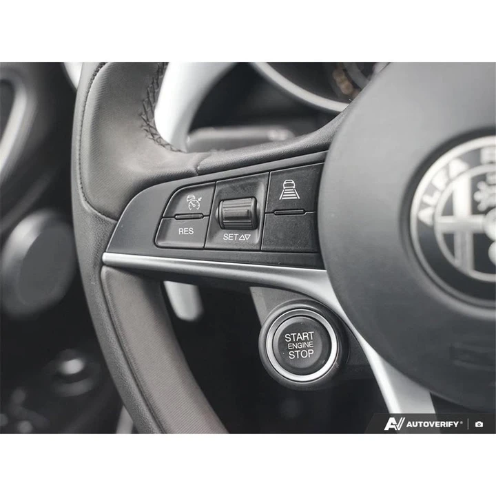 2018 Alfa Romeo Giulia - Image 16 of 20