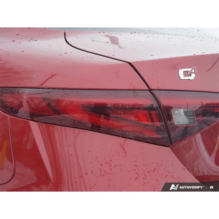 2018 Alfa Romeo Giulia - Image 11 of 20