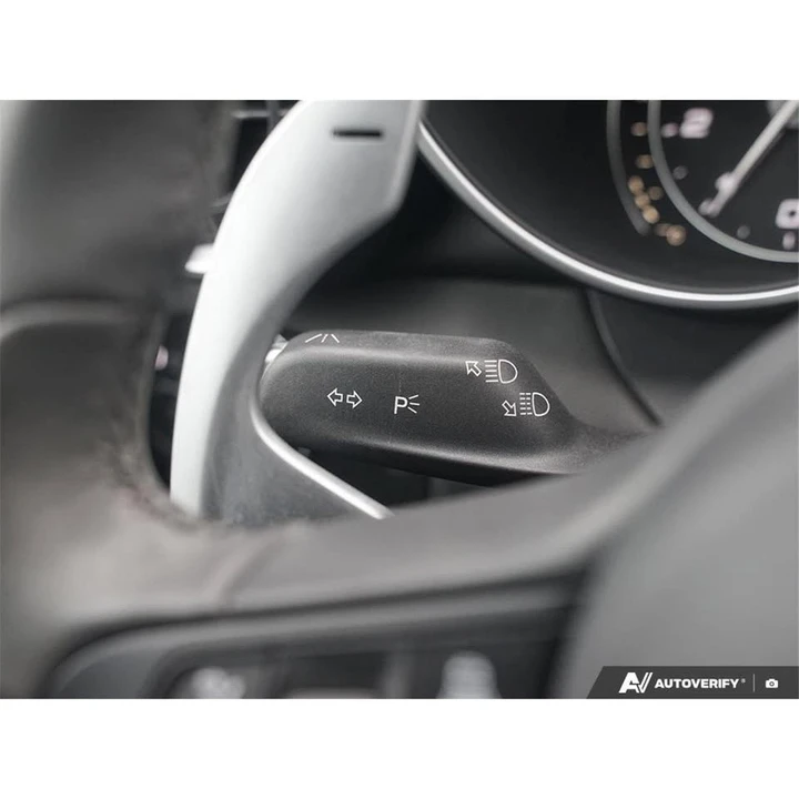 2018 Alfa Romeo Giulia - Image 15 of 20
