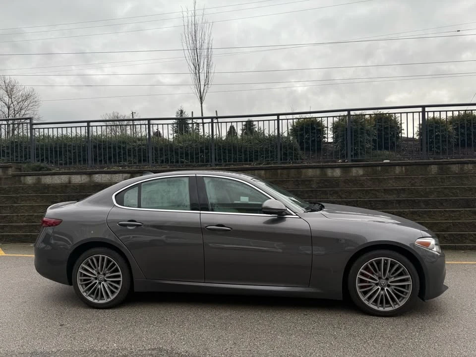 2018 Alfa Romeo Giulia - Image 2 of 12