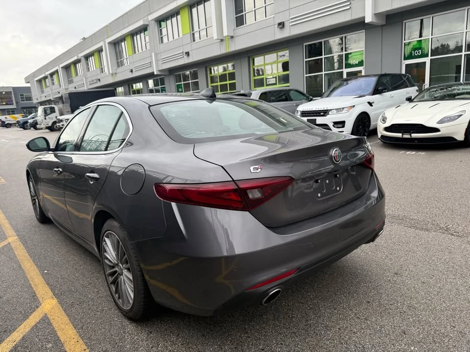 2018 Alfa Romeo Giulia - Image 5 of 12