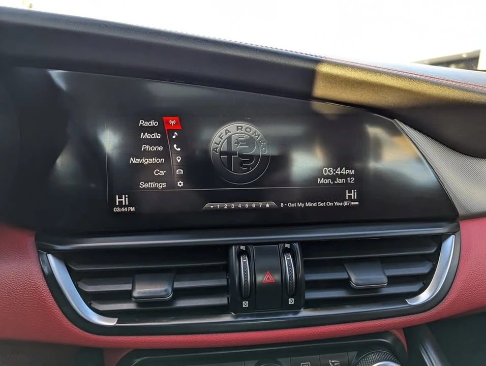 2018 Alfa Romeo Giulia - Image 11 of 19