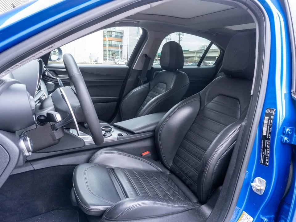 2018 Alfa Romeo Giulia - Image 12 of 17