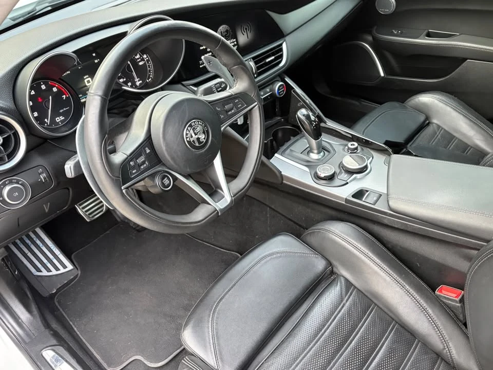 2018 Alfa Romeo Giulia - Image 7 of 9