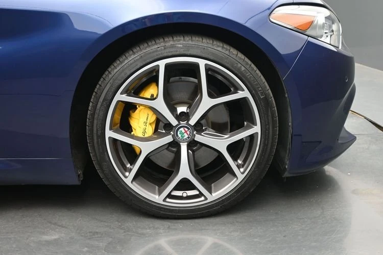 2018 Alfa Romeo Giulia - Image 18 of 20
