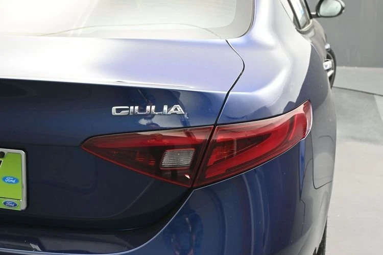 2018 Alfa Romeo Giulia - Image 2 of 20