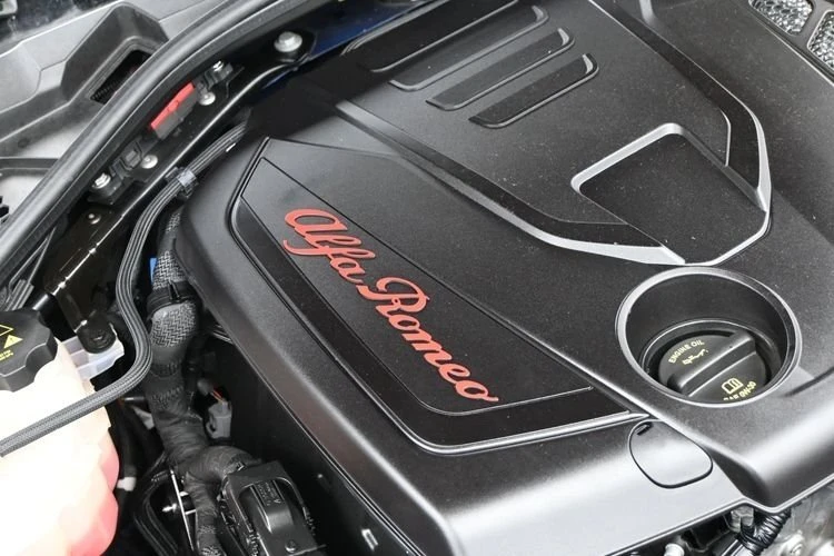 2018 Alfa Romeo Giulia - Image 6 of 20