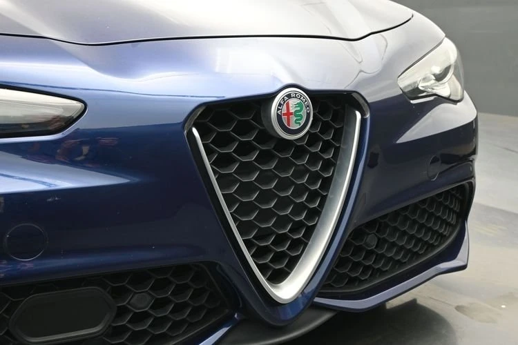 2018 Alfa Romeo Giulia - Image 8 of 20