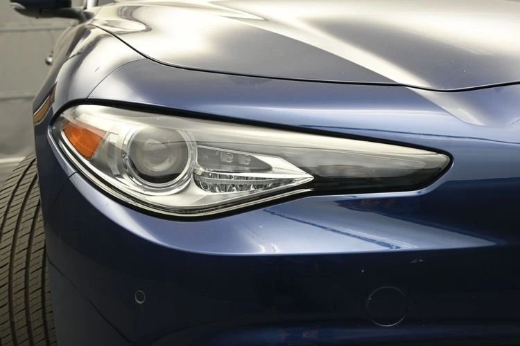 2018 Alfa Romeo Giulia - Image 7 of 20