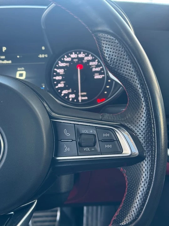 2018 Alfa Romeo Giulia - Image 8 of 13